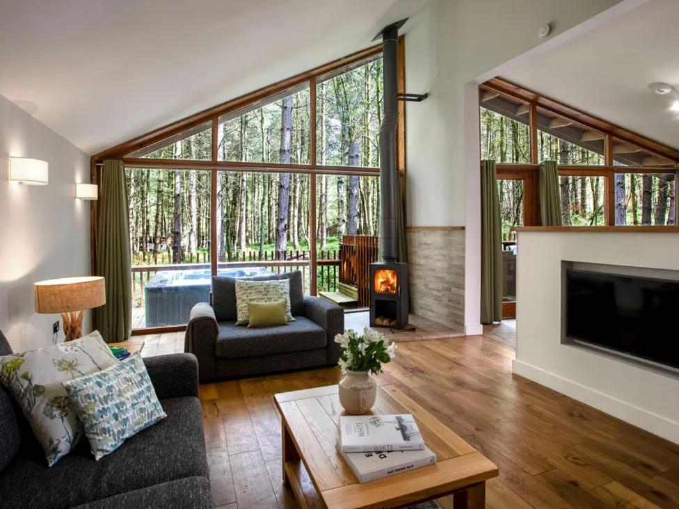 Blackwood Forest Cabins - Forest Holidays Popham エクステリア 写真